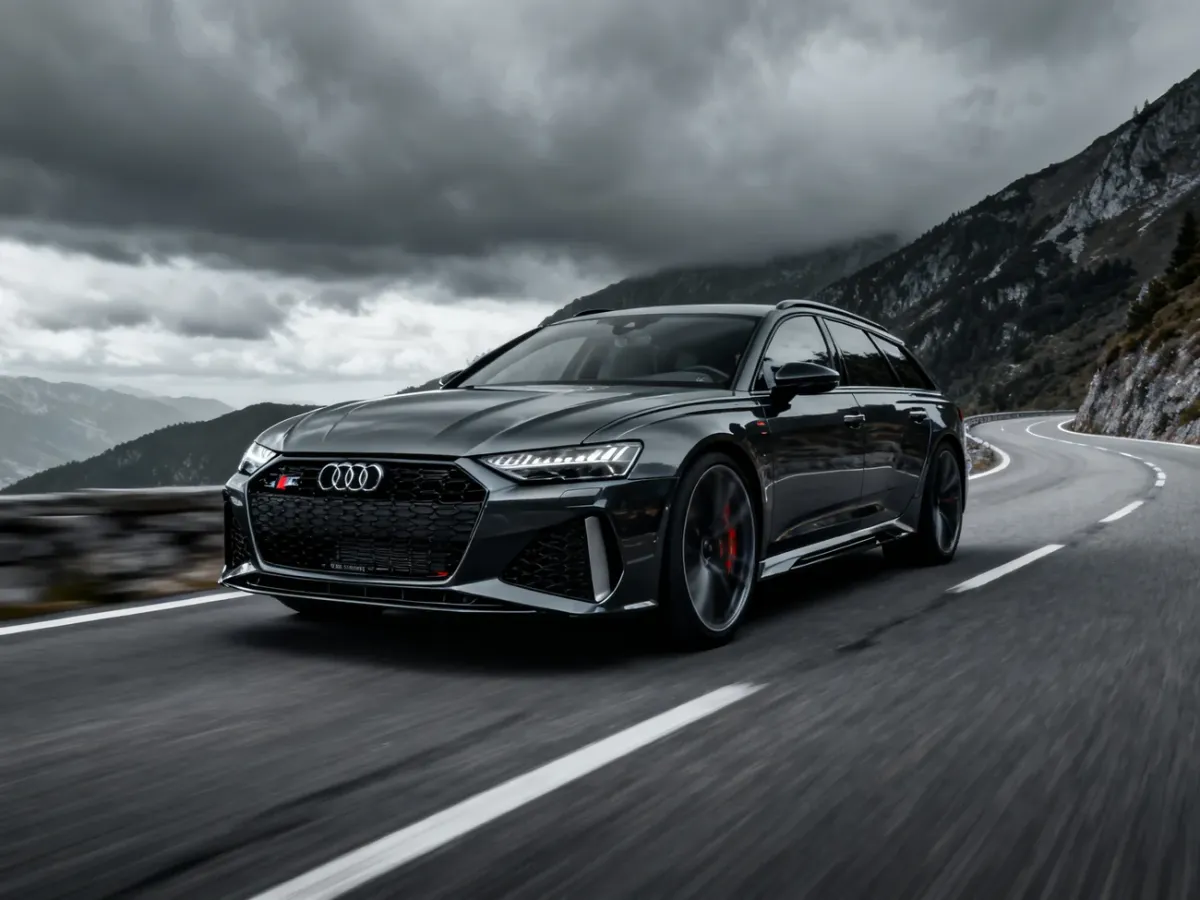 Sportowe Audi RS6 Avant na krętej górskiej drodze